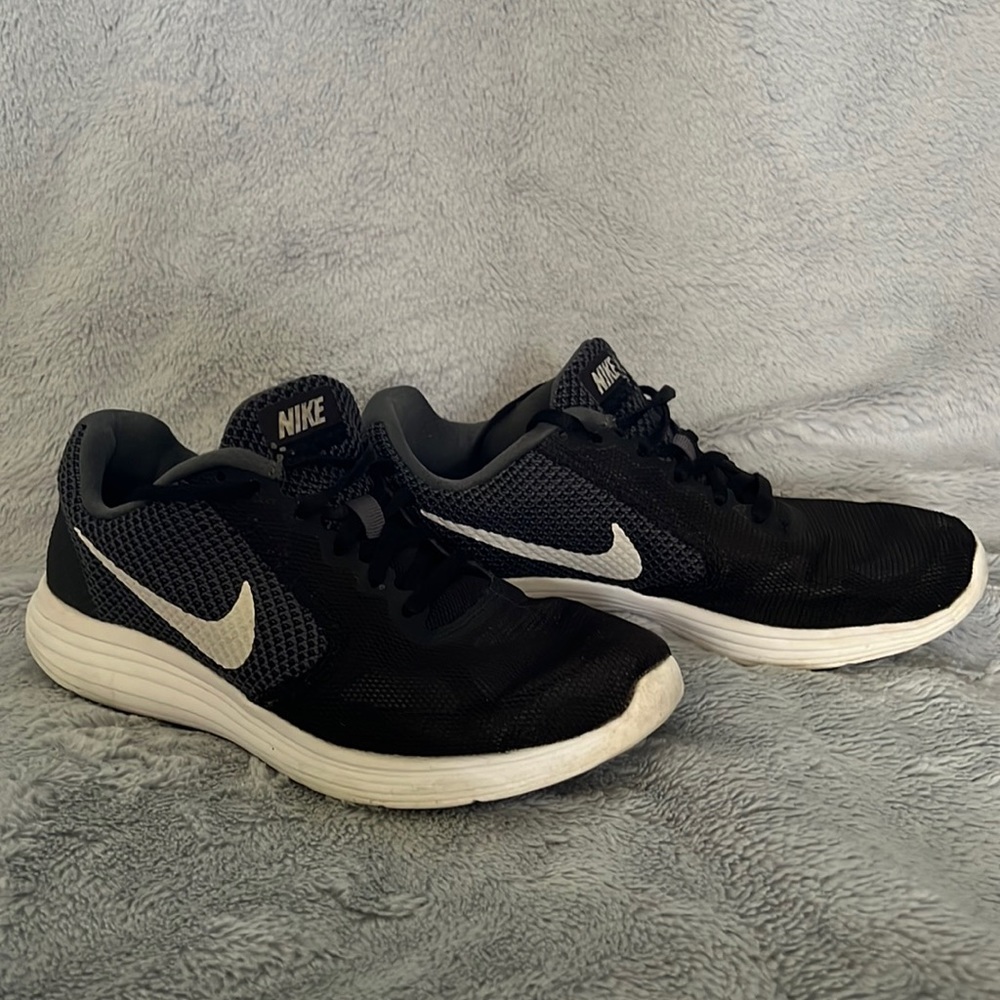 NIKE Women’s Revolution 3 Running Shoes